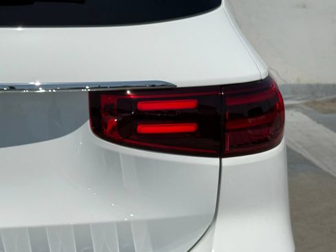 New 2026 Mercedes-Benz GLB 250 image 11