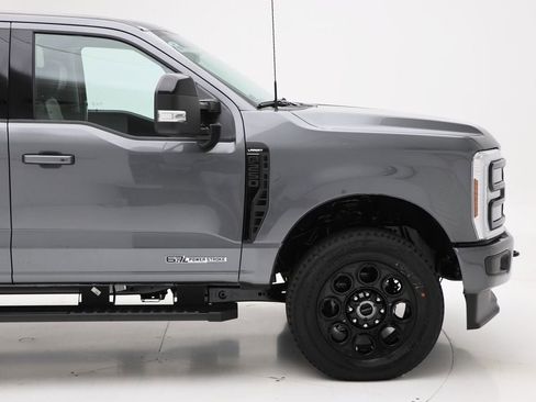 New 2026 Ford F250 Lariat w/ Black Appearance Package image 4