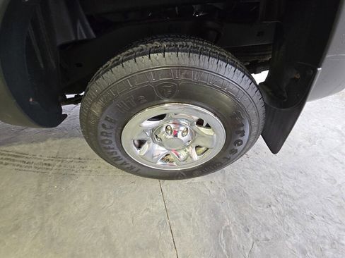 Used 2015 Toyota Tacoma 4x4 Access Cab w/ Convenience Package image 23