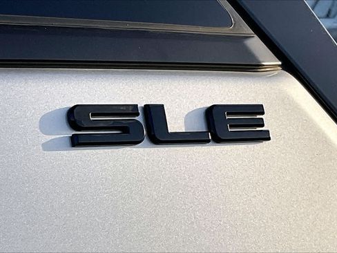 Used 2021 GMC Terrain SLE w/ Elevation Edition FWD image 7