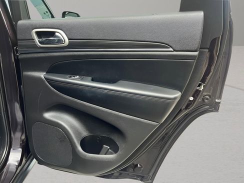 Used 2021 Jeep Grand Cherokee Limited image 29