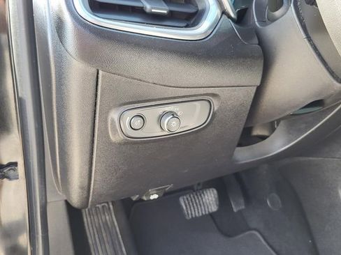 Used 2018 Chevrolet Equinox LS image 12