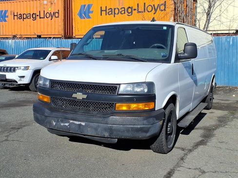 Used 2019 Chevrolet Express 3500 Extended image 3