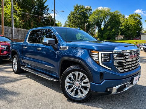 Used 2025 GMC Sierra 1500 Denali w/ Technology Package AWD/4WD image 1
