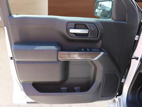 Used 2019 Chevrolet Silverado 1500 LT w/ Texas Edition RWD image 11