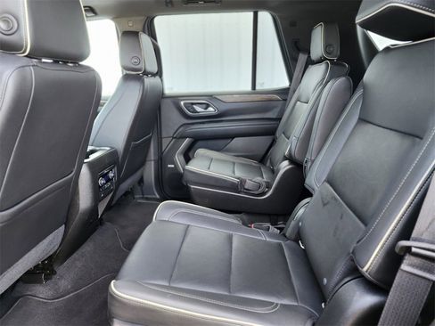 Used 2021 Chevrolet Tahoe Premier w/ Premium Package image 14