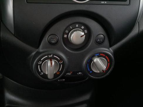 Used 2013 Nissan Versa SV image 23