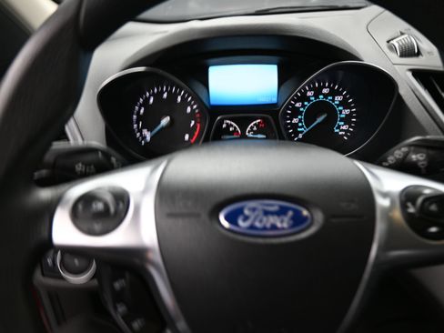 Used 2016 Ford Escape SE FWD image 16