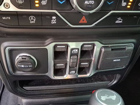 Used 2023 Jeep Wrangler Unlimited Sport AWD/4WD image 24