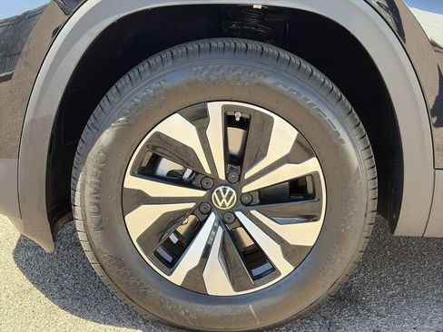 New 2026 Volkswagen Atlas Cross Sport SE image 6