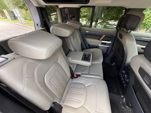 Used 2020 Land Rover Defender 110 SE image 39