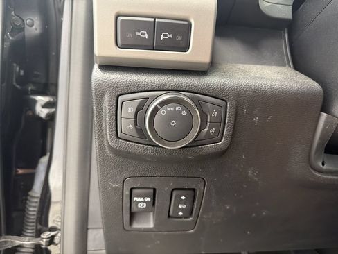 Used 2020 Ford F150 Lariat w/ Equipment Group 502A Luxury AWD/4WD image 25