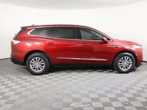 Used 2024 Buick Enclave Premium image 4