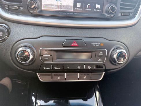 Used 2019 Kia Sorento SX FWD image 13