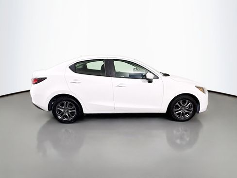 Used 2019 Toyota Yaris LE image 11
