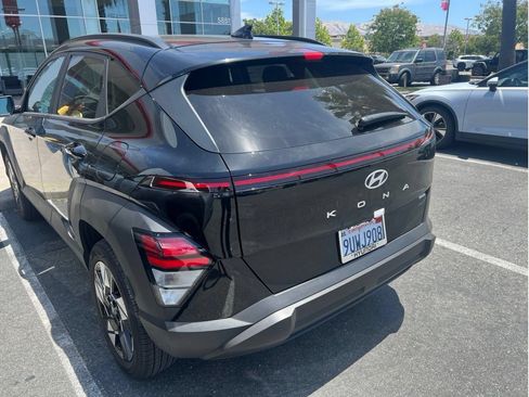 Used 2025 Hyundai Kona SEL AWD/4WD image 5