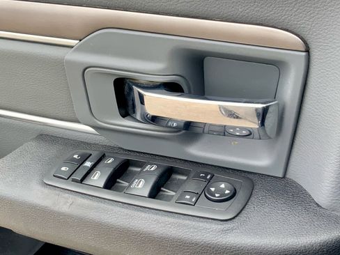Used 2023 RAM 1500 Classic SLT AWD/4WD image 45