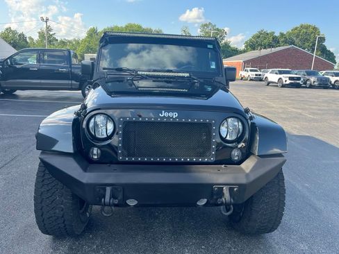 Used 2015 Jeep Wrangler Unlimited Sahara w/ Max Tow Package AWD/4WD image 7