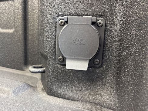 Used 2025 GMC Sierra 2500 AT4 w/ AT4 Preferred Package image 13