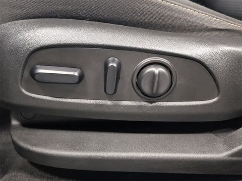 Used 2020 GMC Acadia SLE image 19