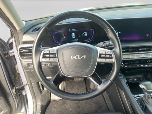 Used 2025 Kia Telluride S FWD image 12