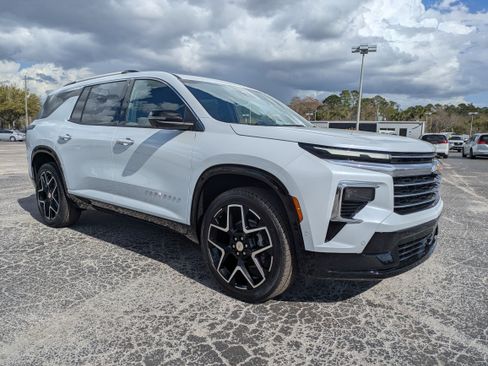 New 2026 Chevrolet Traverse High Country image 2