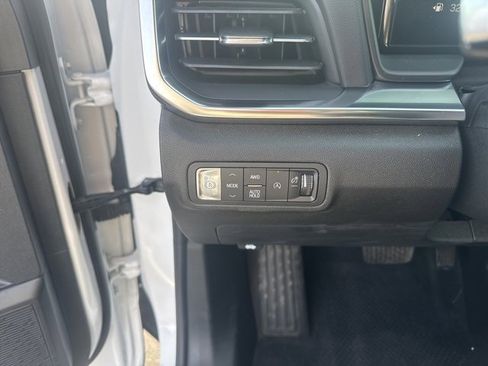 Used 2025 GMC Terrain Elevation image 15