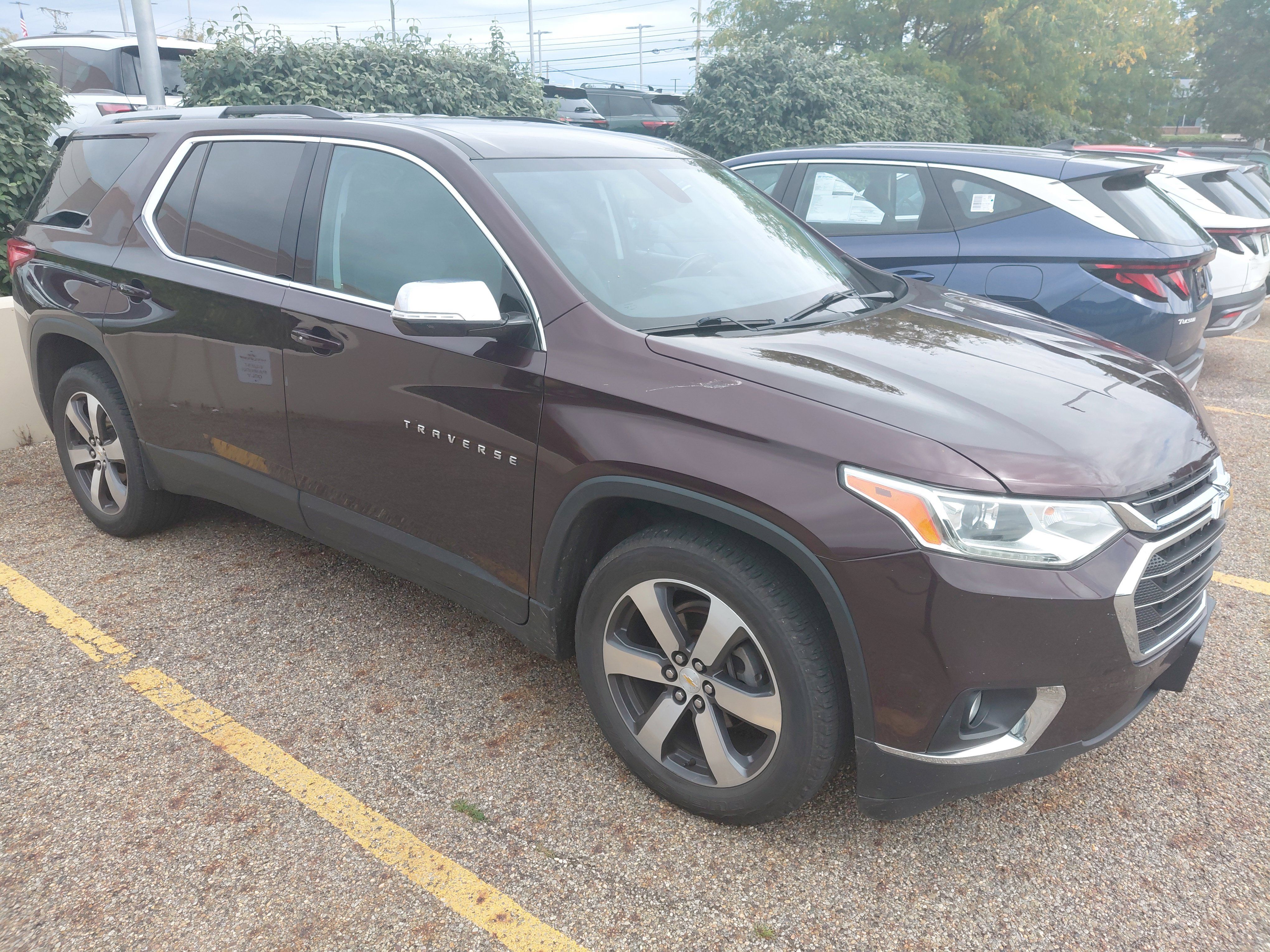 Used 2018 Chevrolet Traverse LT AWD/4WD image 3