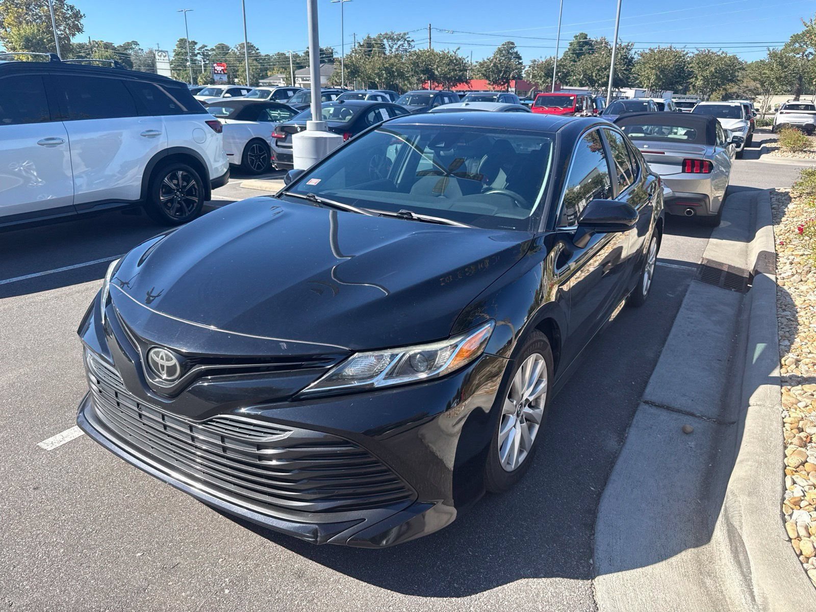 Used 2019 Toyota Camry LE FWD image 16