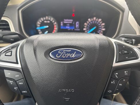 Used 2013 Ford Fusion SE image 21