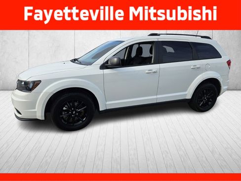 Used 2020 Dodge Journey SE w/ SE Popular Equipment Group image 3