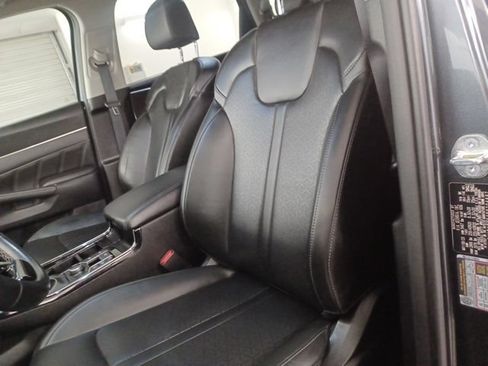 Used 2023 Kia Sorento SX AWD/4WD image 17