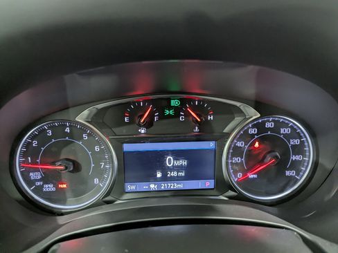 Used 2024 GMC Terrain SLT w/ Elevation Edition image 16