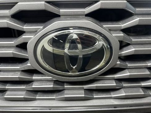 Used 2023 Toyota Tacoma TRD Off-Road image 9