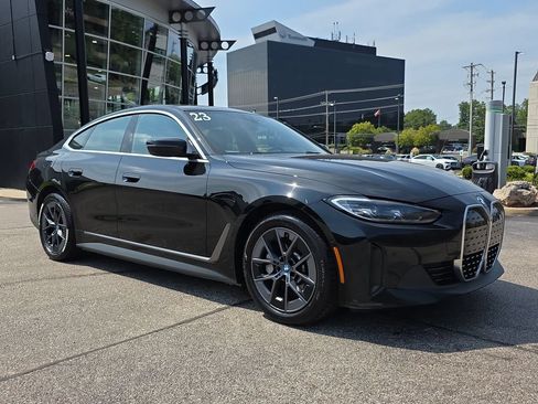 Used 2023 BMW i4 eDrive35 w/ Premium Package RWD image 7