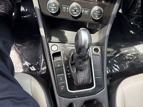 Used 2019 Volkswagen Jetta R-Line FWD image 24