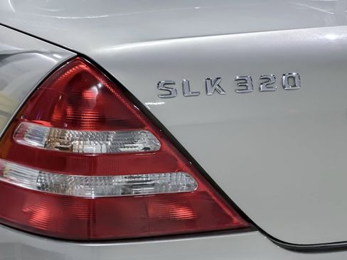 Used 2003 Mercedes-Benz SLK 320 image 12