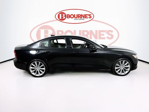 Used 2020 Volvo S60 T6 Momentum image 12