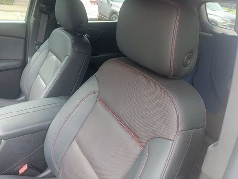 Used 2021 Chevrolet Blazer RS w/ Enhanced Convenience Package FWD image 6