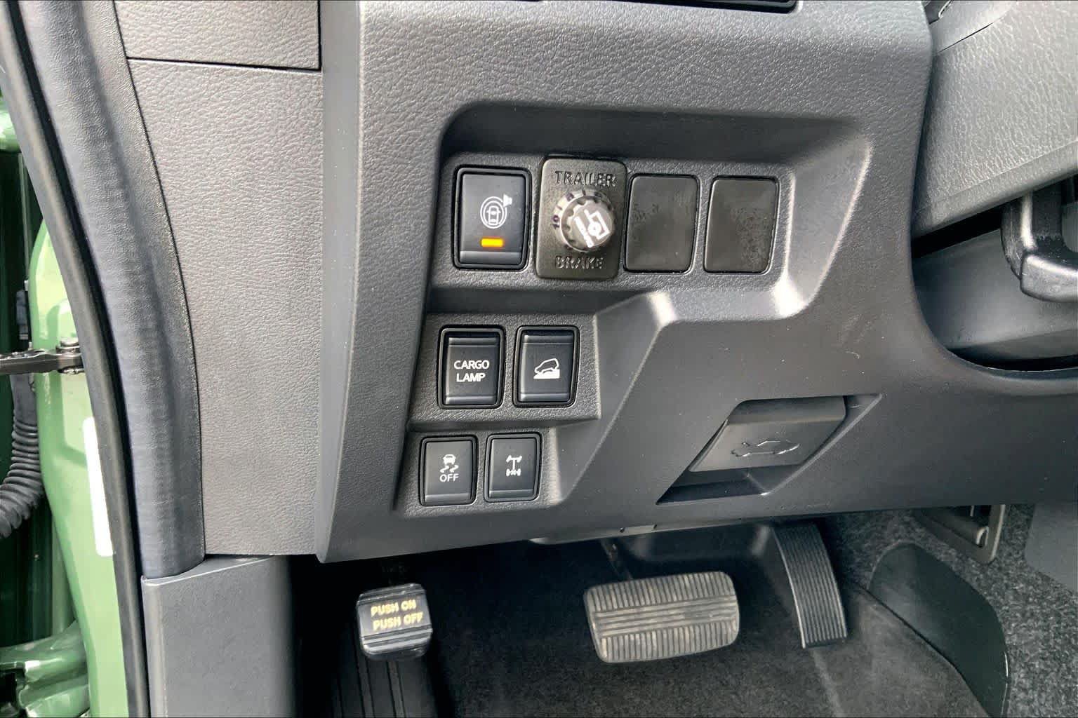 Used 2025 Nissan Frontier PRO-4X AWD/4WD image 31