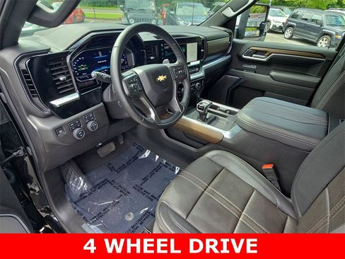 Used 2024 Chevrolet Silverado 1500 High Country w/ High Country Premium Package image 15