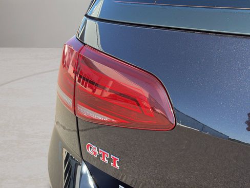 Used 2021 Volkswagen GTI SE FWD image 15