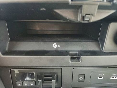 Used 2024 Nissan Armada Platinum w/ Captain's Chairs Package image 30