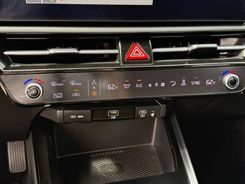 Used 2023 Kia Niro Wind FWD image 29