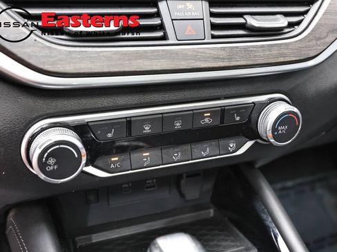 Used 2023 Nissan Altima 2.5 SV w/ SV Premium Package AWD/4WD image 19