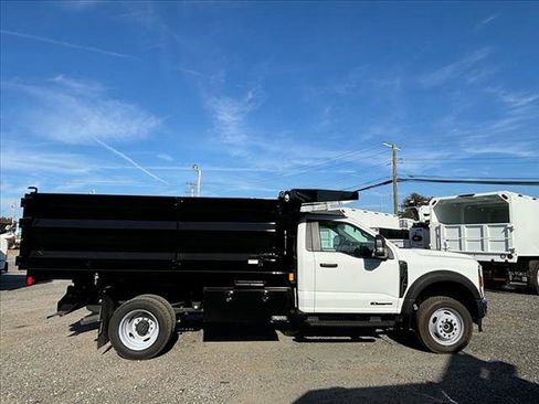 New 2024 Ford F550 4x4 Regular Cab Super Duty image 2