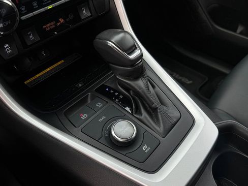 Used 2020 Toyota RAV4 XSE image 15