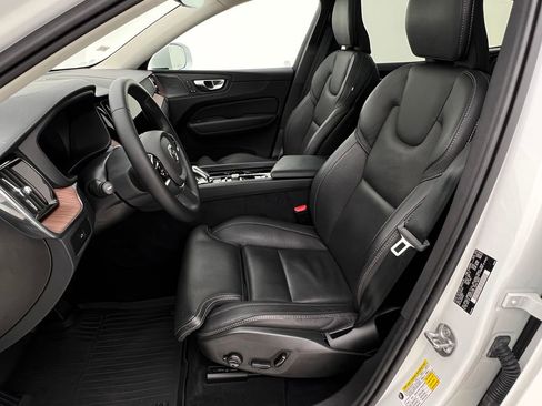 Used 2023 Volvo XC60 B5 Ultimate w/ Climate Package image 16