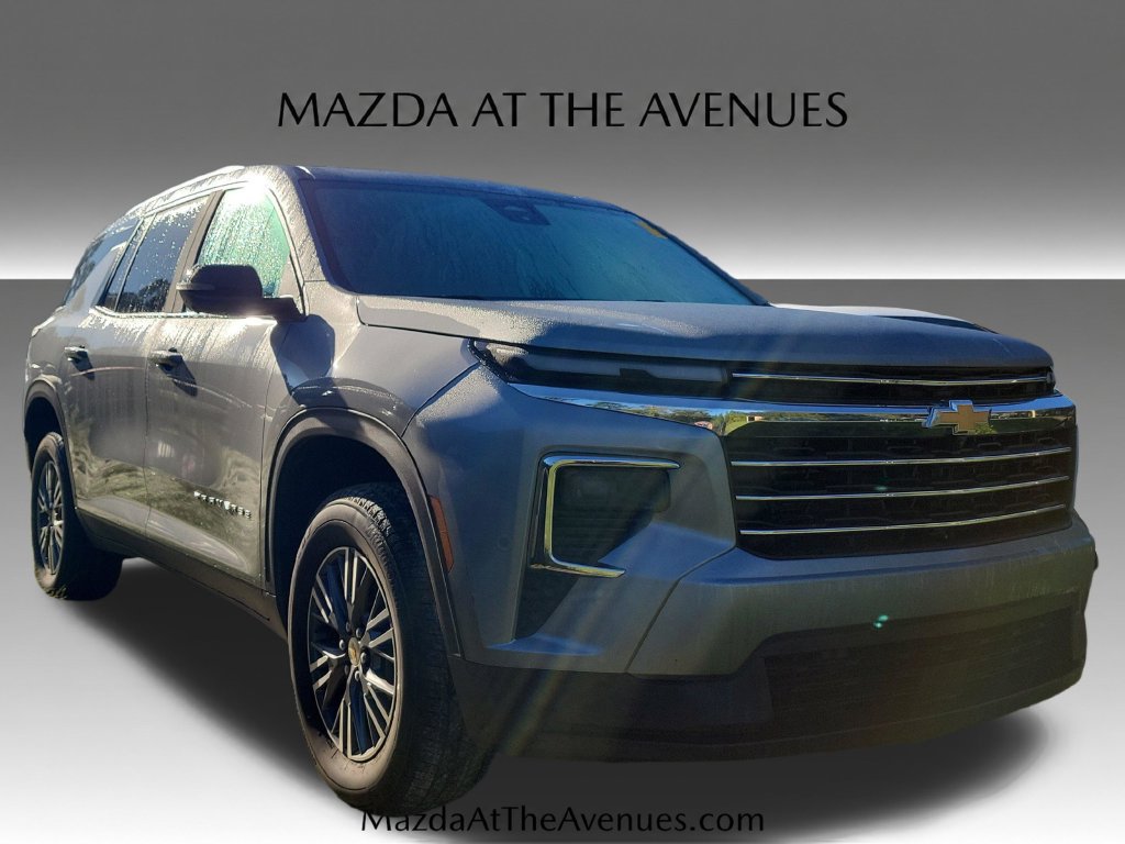 Used 2024 Chevrolet Traverse LT FWD image 11
