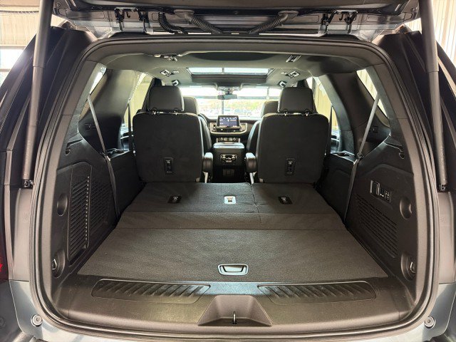 Used 2021 GMC Yukon SLT w/ SLT Premium Package RWD image 29